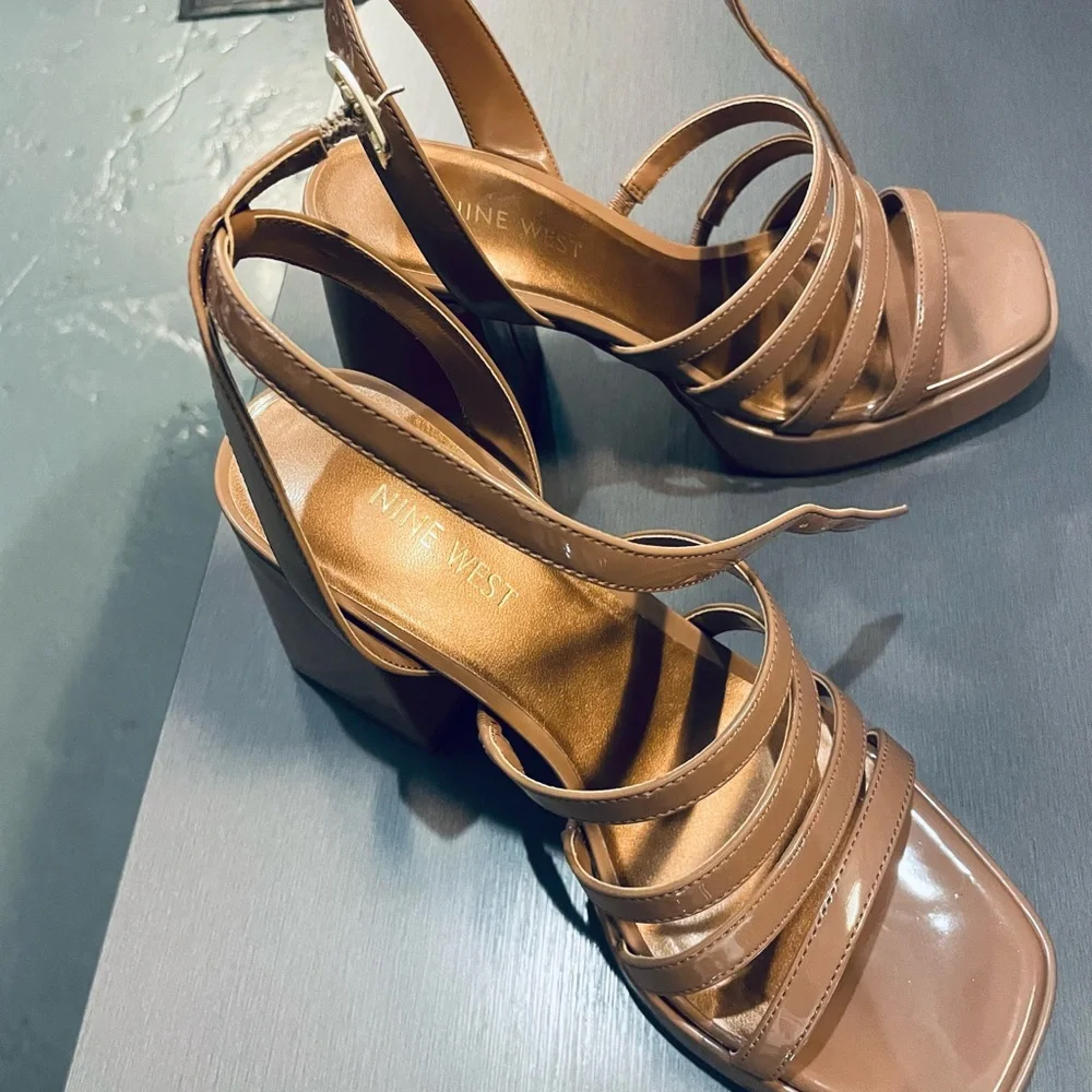 Nude NINE WEST strappy platform heels size 7M